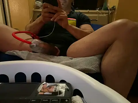 Snapshot of daddydonkey84 chatting on January 19, 2026, 10:30 am daddydonkey84 online show from January 19, 2026, 10:30 am