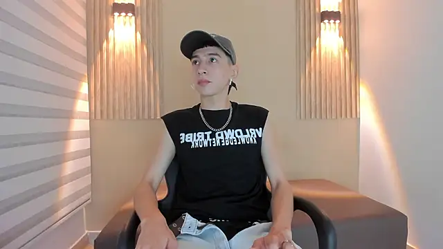 lian cameron online show from February 2, 2026, 3:49 am