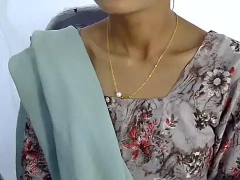 Snapshot of Kulsum_S chatting on March 3, 2026, 8:10 am Kulsum S online show from March 3, 2026, 8:10 am