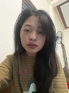 Lyn-be99 online show from February 25, 2026, 12:44 am