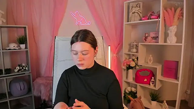 Snapshot of CelestineMauriac chatting on February 9, 2026, 5:33 pm CelestineMauriac online show from February 9, 2026, 5:33 pm