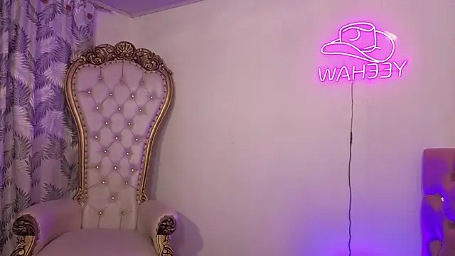 Snapshot of SABRIINA_TAY chatting on April 10, 2026, 2:51 am SABRIINA TAY online show from April 10, 2026, 2:51 am