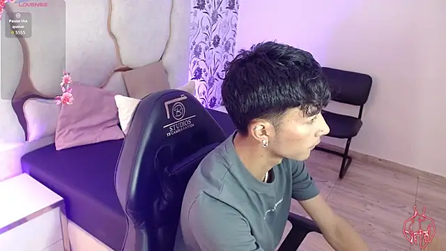 Snapshot of osamu_tay chatting on February 8, 2026, 11:52 am osamu tay online show from February 8, 2026, 11:52 am