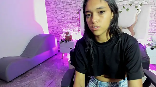 TINY TAY online show from April 17, 2026, 11:35 am