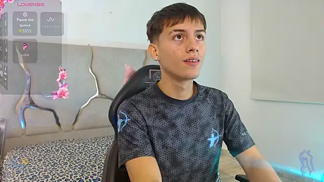 Snapshot of EVAN_TAY chatting on February 3, 2026, 3:04 am EVAN TAY online show from February 3, 2026, 3:04 am