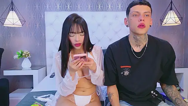 Snapshot of MadyAndEthan chatting on February 21, 2026, 4:25 am MadyAndEthan online show from February 21, 2026, 4:25 am