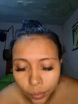 Snapshot of Daniela_Cruz_ chatting on April 18, 2026, 5:48 pm Daniela Cruz online show from April 18, 2026, 5:48 pm