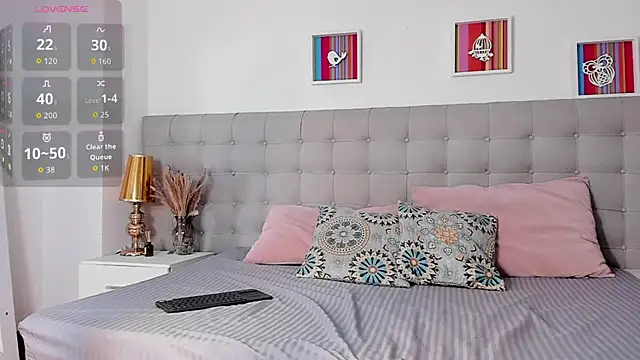 KarolBlazze online show from April 15, 2026, 2:54 pm