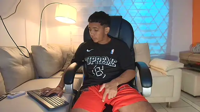 ricky spensar23cm  online show from March 30, 2026, 2:24 am