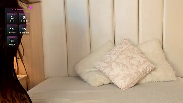 Leah McCartney online show from February 26, 2026, 12:27 pm