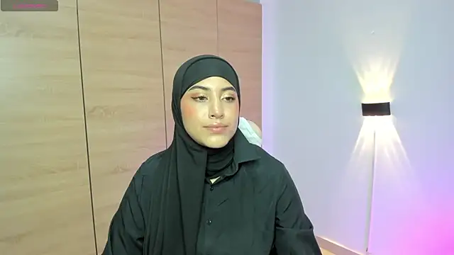 LAY LA  online show from March 11, 2026, 8:36 pm