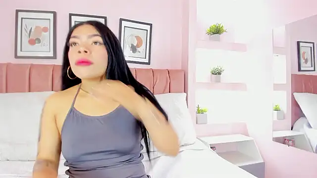 Sophia Salem online show from March 3, 2026, 12:12 pm