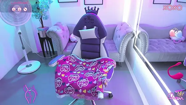 Victoria  doll online show from April 2, 2026, 12:34 pm