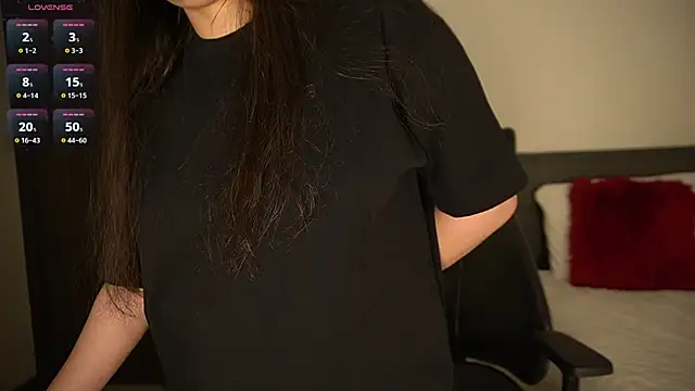 alexajhonsons online show from April 14, 2026, 1:10 am