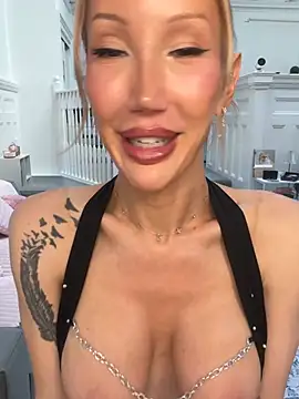 Allana29 online show from June 25, 2026, 7:41 pm
