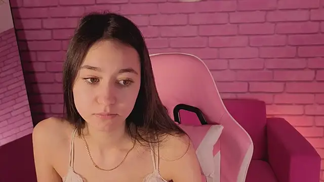 Snapshot of Nicole_Brownie chatting on February 5, 2026, 2:40 am Nicole Brownie online show from February 5, 2026, 2:40 am