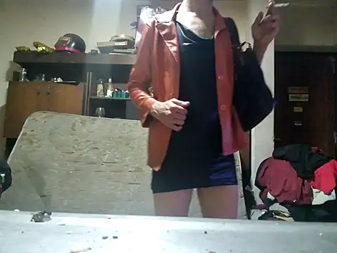 Snapshot of veronicatvcroosleather chatting on June 7, 2026, 3:12 am veronicatvcroosleather online show from June 7, 2026, 3:12 am