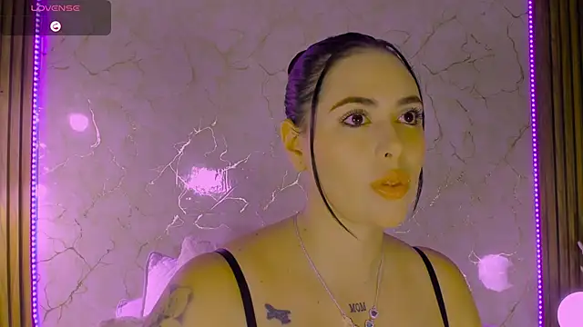 Snapshot of milaocean chatting on February 4, 2026, 4:18 am milaocean online show from February 4, 2026, 4:18 am