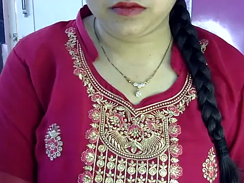 Cute Aliyaa online show from May 23, 2026, 10:58 am