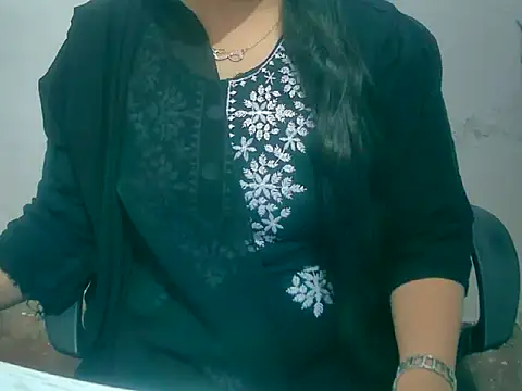 Snapshot of Cute_Aliyaa chatting on March 3, 2026, 8:21 am Cute Aliyaa online show from March 3, 2026, 8:21 am