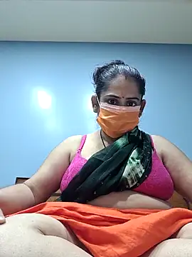 diyam4002 online show from February 3, 2026, 9:14 am