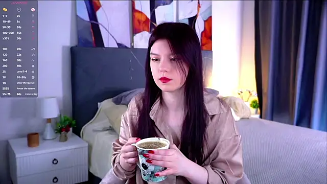 SelmaCarolfi online show from April 6, 2026, 1:12 am