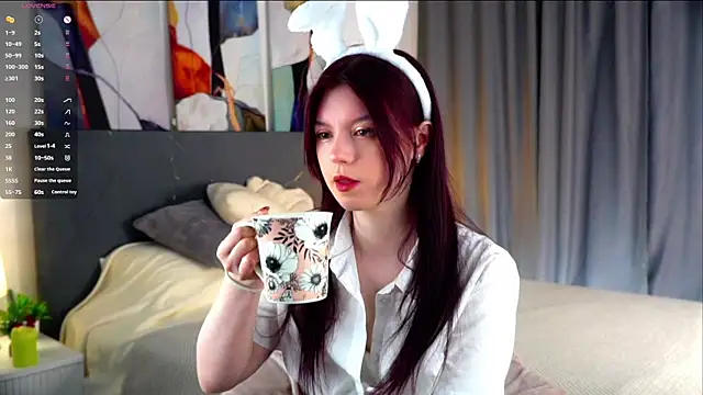 SelmaCarolfi online show from April 9, 2026, 1:18 am