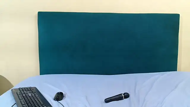 FreakyMelanin18 online show from March 12, 2026, 8:24 pm