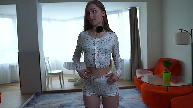 SharaNewbern online show from April 7, 2026, 10:50 am