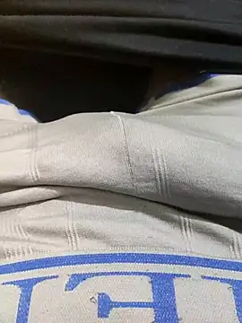 Nniiyakk online show from April 14, 2026, 5:07 pm