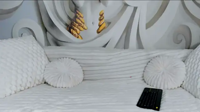 JessicaLee25 online show from April 6, 2026, 12:06 am