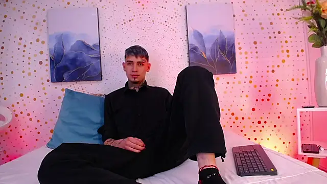 Snapshot of Max_Hader chatting on February 10, 2026, 1:10 pm Max Hader online show from February 10, 2026, 1:10 pm