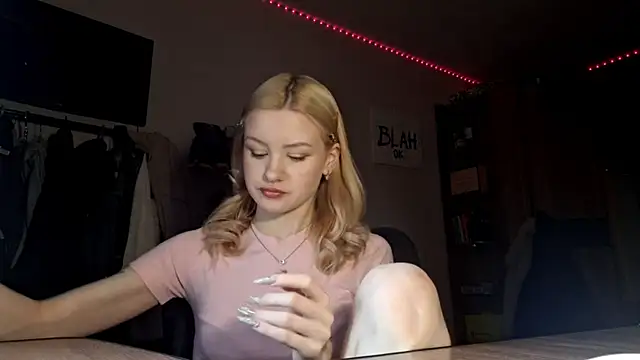 ChongTreece online show from February 14, 2026, 6:13 am