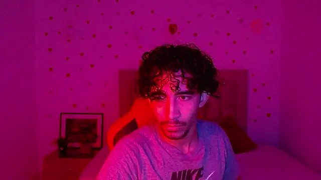 Caius fox online show from March 19, 2026, 11:32 am