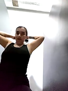 Robin H00t 2 online show from April 6, 2026, 6:20 pm