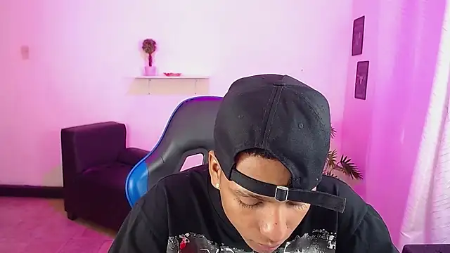 ostinn18 online show from March 10, 2026, 2:10 pm