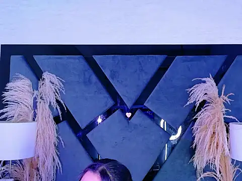 Snapshot of KylieWhitee chatting on February 20, 2026, 12:07 pm KylieWhitee online show from February 20, 2026, 12:07 pm