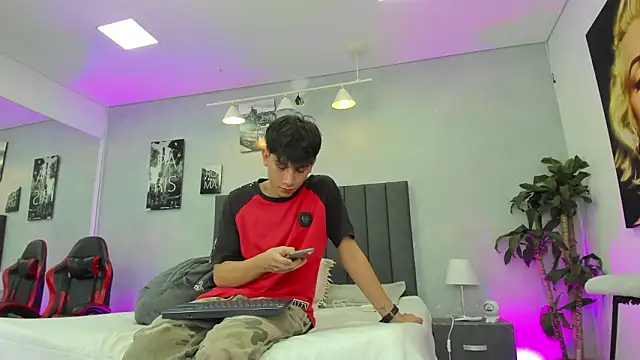 Raphael Nyon online show from March 3, 2026, 3:24 am