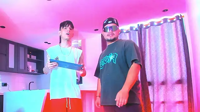 Snapshot of TheBatMansion chatting on February 16, 2026, 8:07 pm TheBatMansion online show from February 16, 2026, 8:07 pm