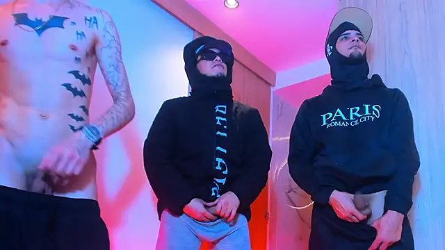 Snapshot of TheBatMansion chatting on February 1, 2026, 11:30 am TheBatMansion online show from February 1, 2026, 11:30 am