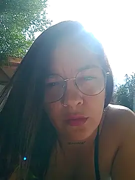 kuramaqueen online show from February 25, 2026, 7:14 pm