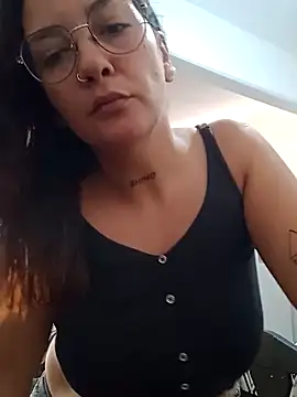 kuramaqueen online show from February 7, 2026, 9:01 pm