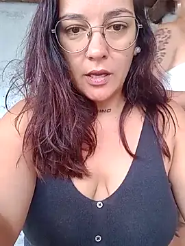 kuramaqueen online show from February 21, 2026, 6:10 pm