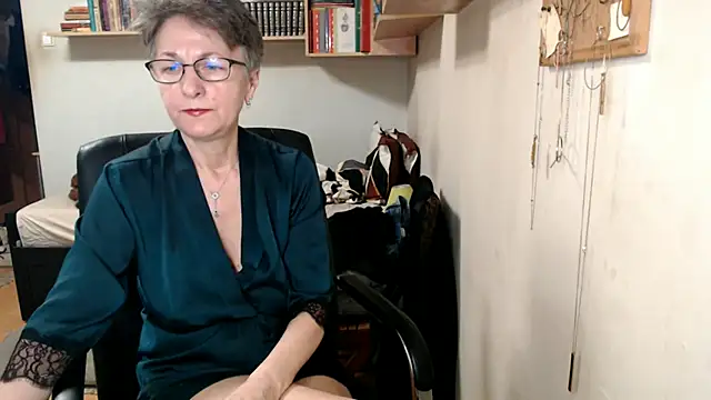 katemodel online show from October 27, 2025, 7:20 am