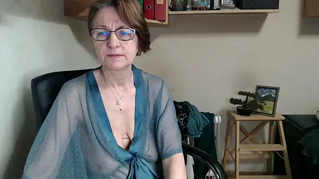 katemodel online show from May 30, 2026, 6:53 am