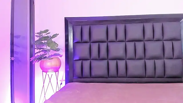 mia roosee1 online show from March 24, 2026, 5:18 am