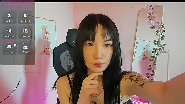 Snapshot of AliceeinWonderlanddd chatting on April 30, 2026, 1:45 am AliceeinWonderlanddd online show from April 30, 2026, 1:45 am