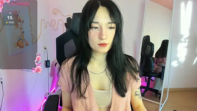 AliceeinWonderlanddd online show from February 28, 2026, 2:44 am