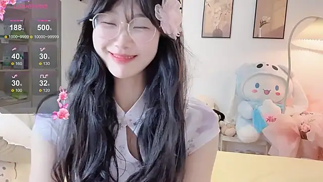 Snapshot of Luminous4173 chatting on April 19, 2026, 10:38 am Luminous4173 online show from April 19, 2026, 10:38 am