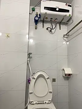 Emxinhka1 online show from April 8, 2026, 6:48 am